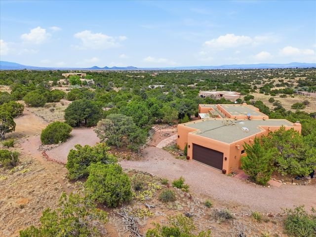 25 Buen Pastor, Santa Fe, NM 87508