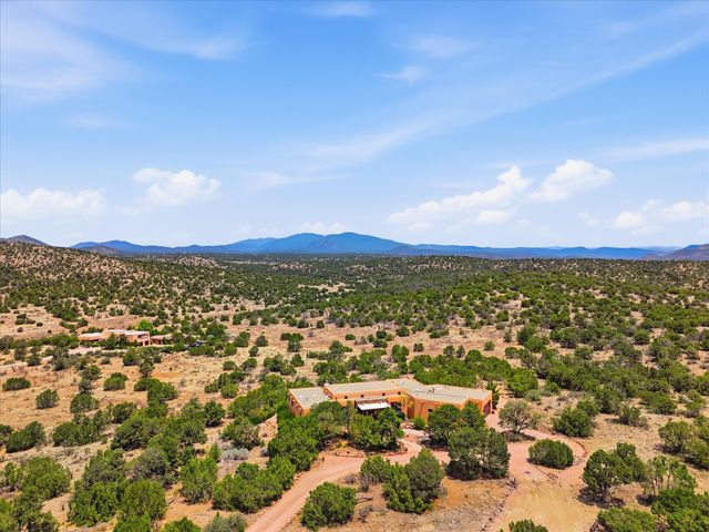 25 Buen Pastor, Santa Fe, NM 87508