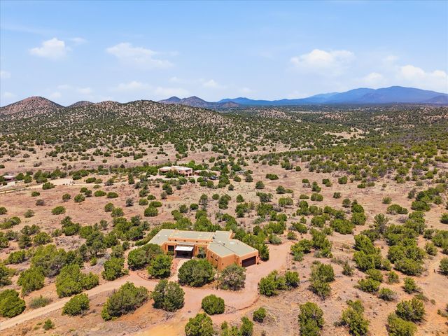 25 Buen Pastor, Santa Fe, NM 87508