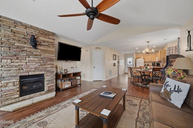 2032 Slippery Rock Circle, Sevierville, TN 37862