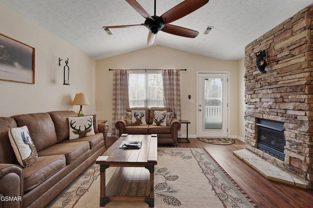 2032 Slippery Rock Circle, Sevierville, TN 37862