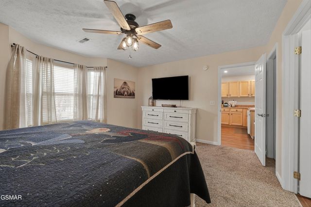 2032 Slippery Rock Circle, Sevierville, TN 37862