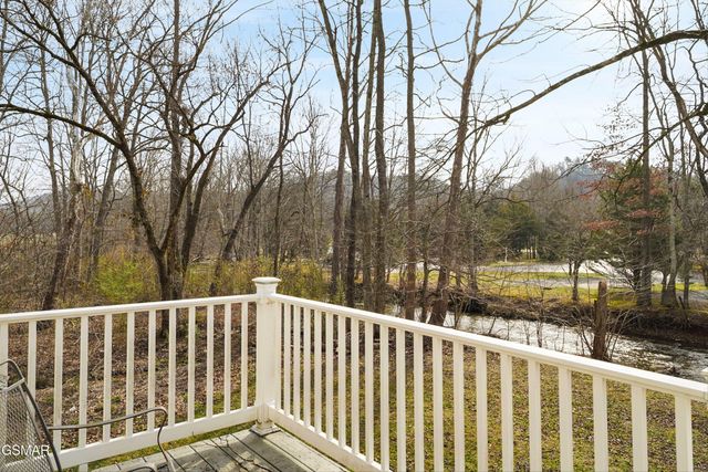2032 Slippery Rock Circle, Sevierville, TN 37862
