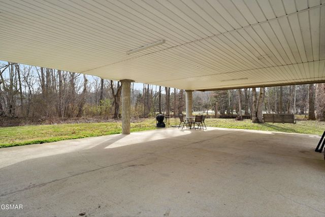 2032 Slippery Rock Circle, Sevierville, TN 37862