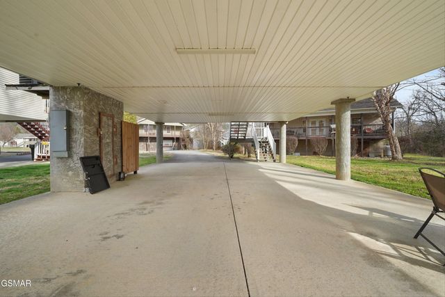 2032 Slippery Rock Circle, Sevierville, TN 37862