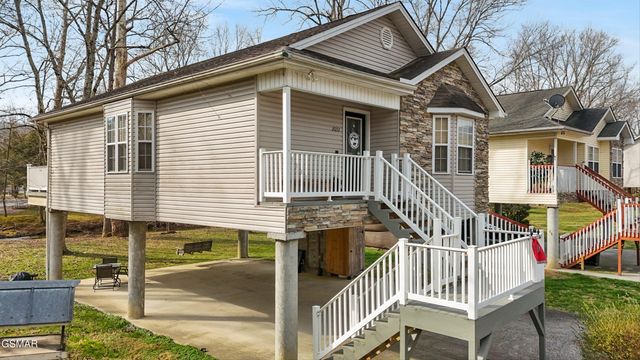 2032 Slippery Rock Circle, Sevierville, TN 37862