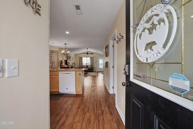 2032 Slippery Rock Circle, Sevierville, TN 37862