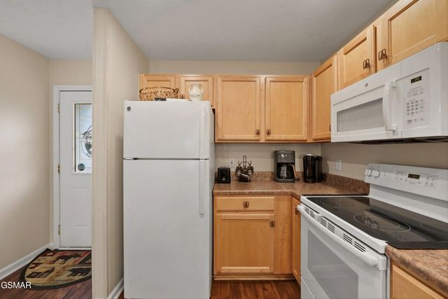 2032 Slippery Rock Circle, Sevierville, TN 37862