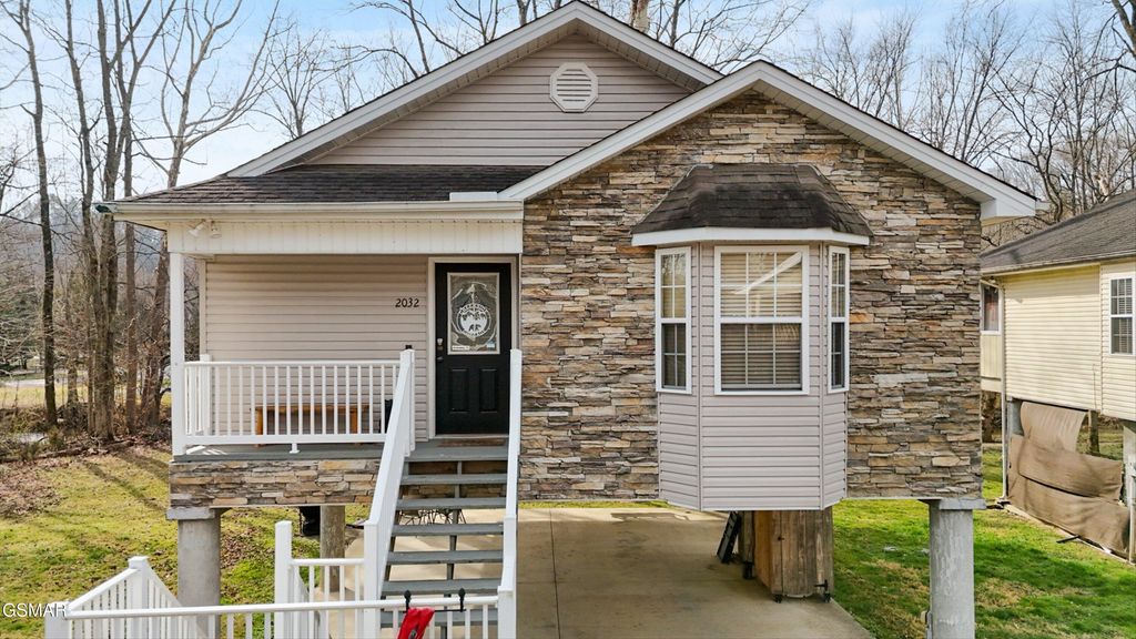 2032 Slippery Rock Circle, Sevierville, TN 37862