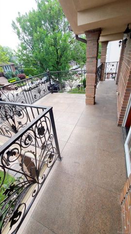 64-47 Dieterle Crescent 2, Rego Park, NY 11374