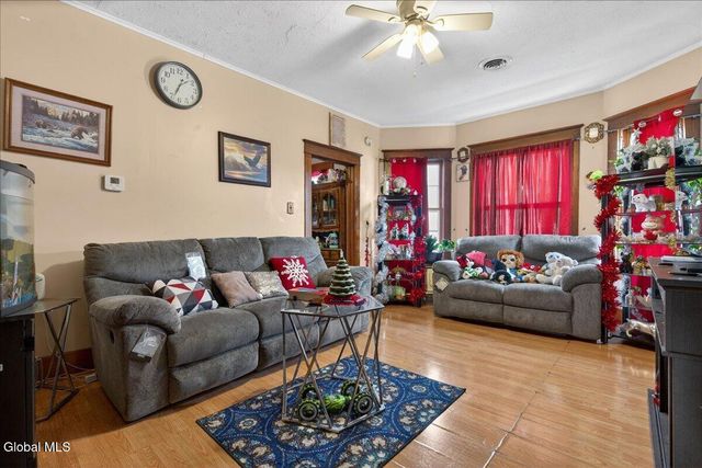 17 Hawk Street, Amsterdam, NY 12010