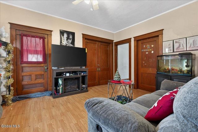 17 Hawk Street, Amsterdam, NY 12010