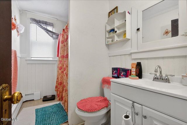 17 Hawk Street, Amsterdam, NY 12010