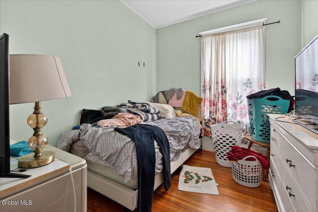 17 Hawk Street, Amsterdam, NY 12010