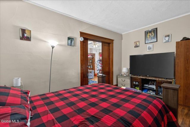 17 Hawk Street, Amsterdam, NY 12010