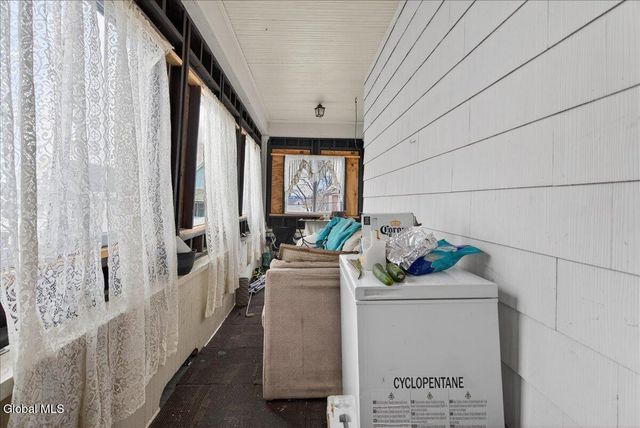 17 Hawk Street, Amsterdam, NY 12010