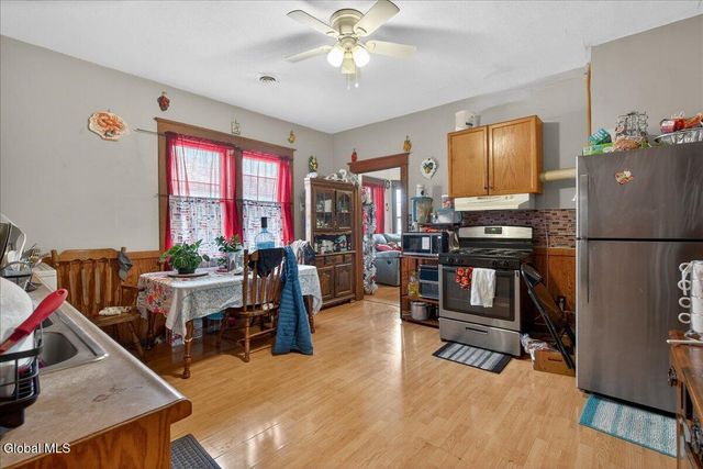 17 Hawk Street, Amsterdam, NY 12010