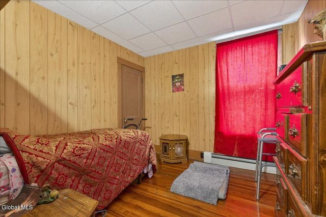 17 Hawk Street, Amsterdam, NY 12010