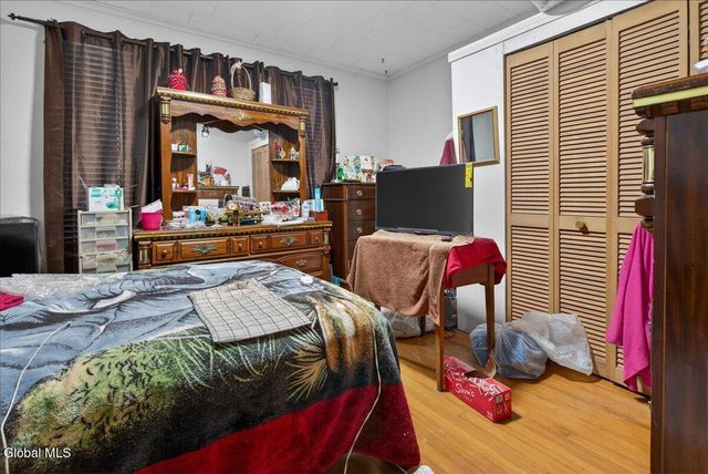 17 Hawk Street, Amsterdam, NY 12010