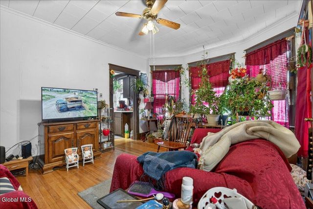 17 Hawk Street, Amsterdam, NY 12010