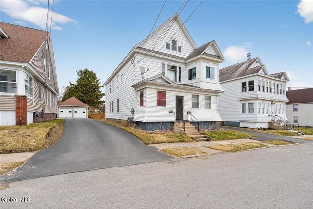 17 Hawk Street, Amsterdam, NY 12010