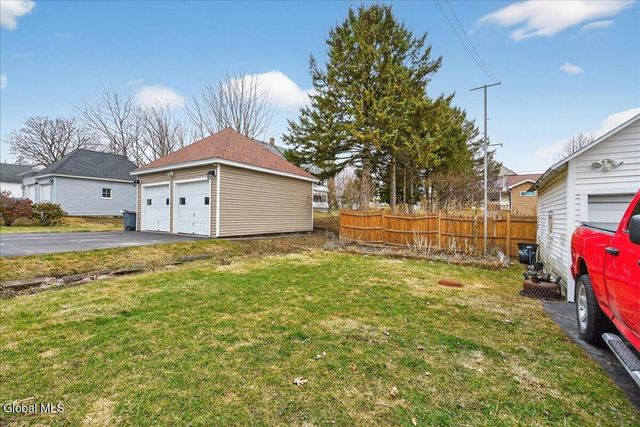 17 Hawk Street, Amsterdam, NY 12010