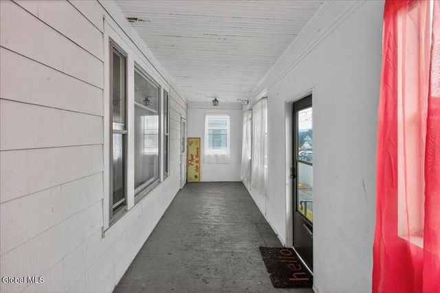 17 Hawk Street, Amsterdam, NY 12010