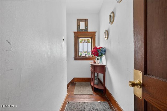 17 Hawk Street, Amsterdam, NY 12010