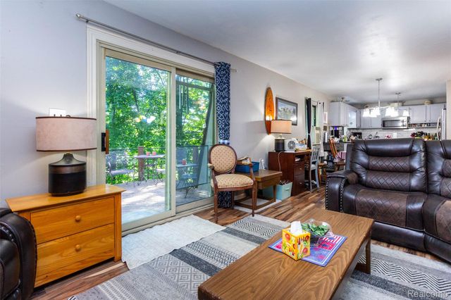 9405 SPICER Road, Green Oak Township, MI 48116