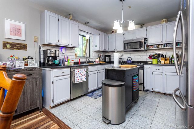9405 SPICER Road, Green Oak Township, MI 48116