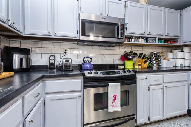 9405 SPICER Road, Green Oak Township, MI 48116
