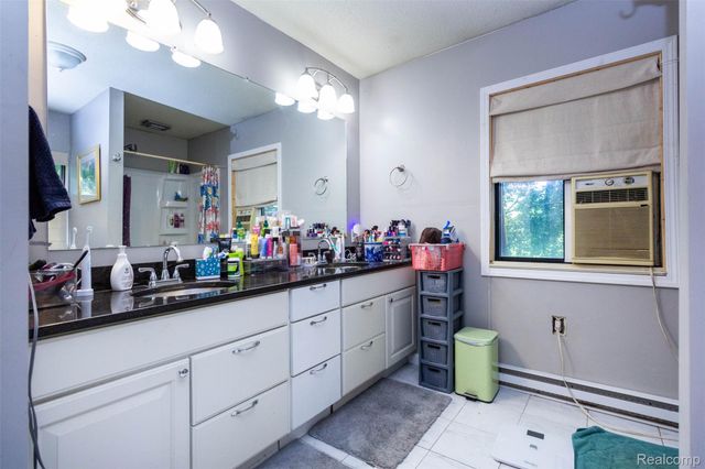 9405 SPICER Road, Green Oak Township, MI 48116