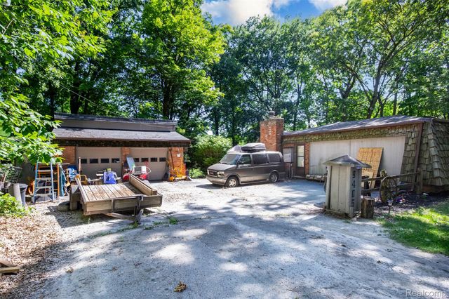9405 SPICER Road, Green Oak Township, MI 48116