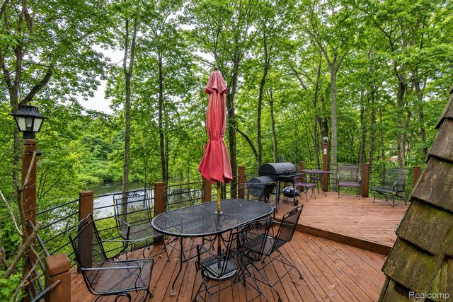 9405 SPICER Road, Green Oak Township, MI 48116