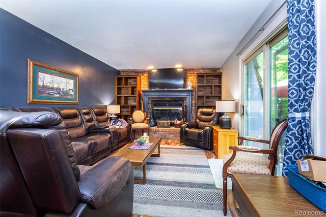9405 SPICER Road, Green Oak Township, MI 48116