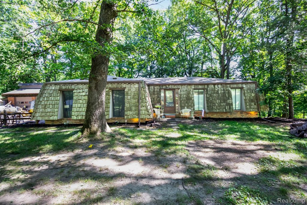 9405 SPICER Road, Green Oak Township, MI 48116