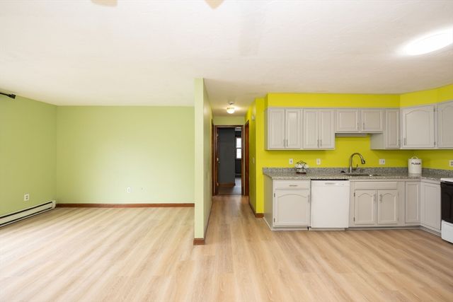 15 Houghton St 9, Worcester, MA 01604