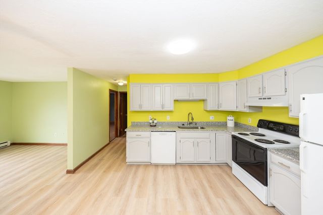 15 Houghton St 9, Worcester, MA 01604