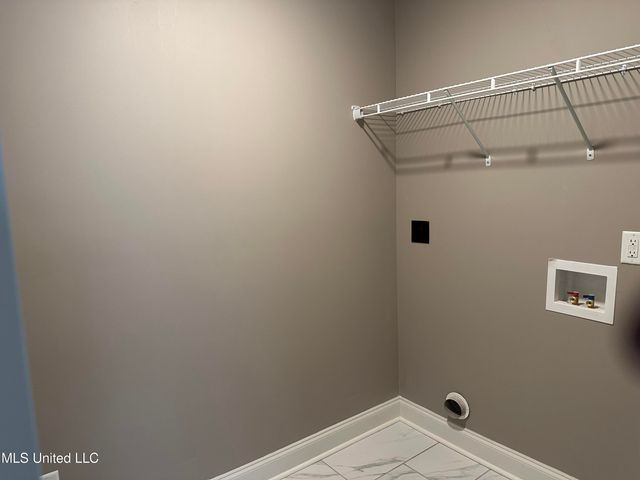 327 Flower Garden Drive, Southaven, MS 38671