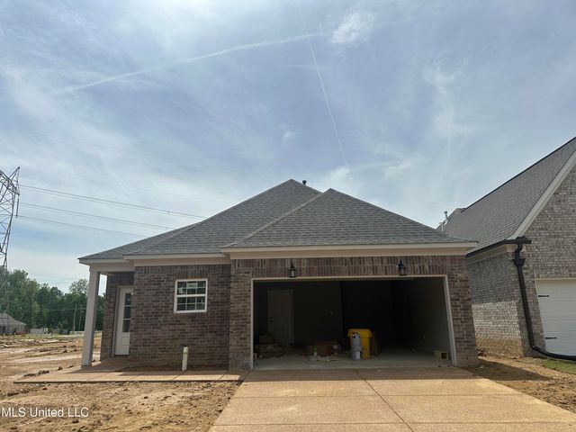 327 Flower Garden Drive, Southaven, MS 38671