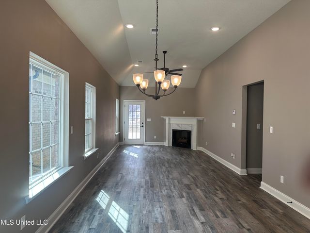 327 Flower Garden Drive, Southaven, MS 38671