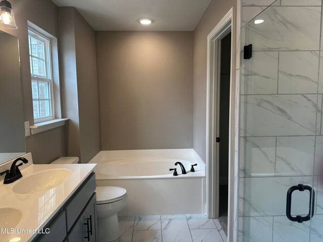 327 Flower Garden Drive, Southaven, MS 38671