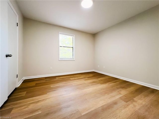 1904 Aspen Way, Winston-salem, NC 27106