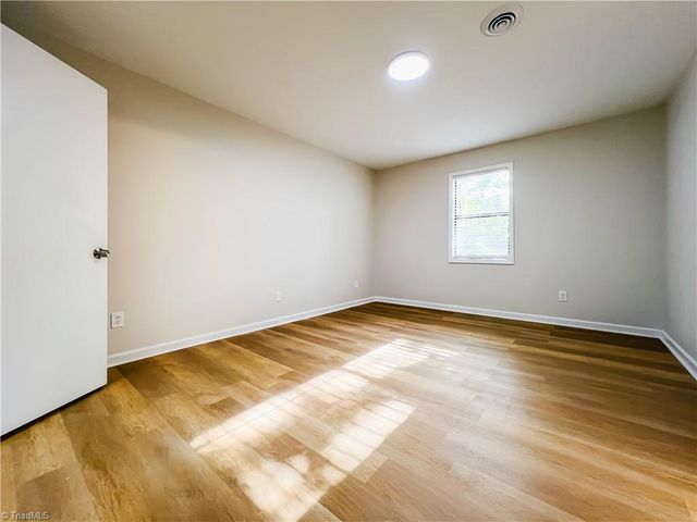 1904 Aspen Way, Winston-salem, NC 27106