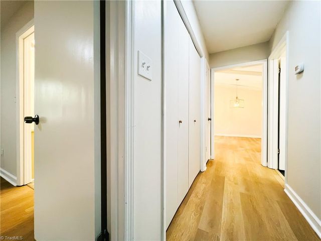 1904 Aspen Way, Winston-salem, NC 27106
