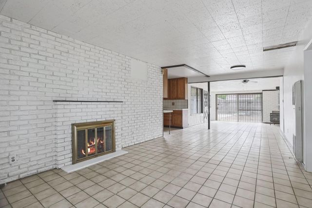4981 71st St, Sacramento, CA 95820