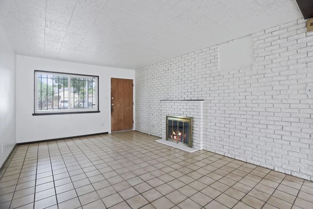 4981 71st St, Sacramento, CA 95820