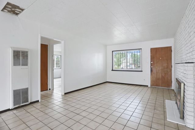 4981 71st St, Sacramento, CA 95820