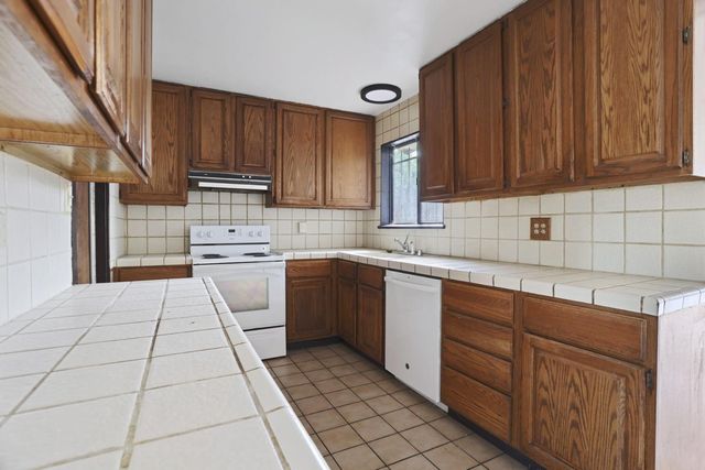 4981 71st St, Sacramento, CA 95820