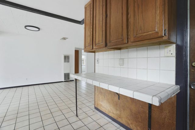 4981 71st St, Sacramento, CA 95820